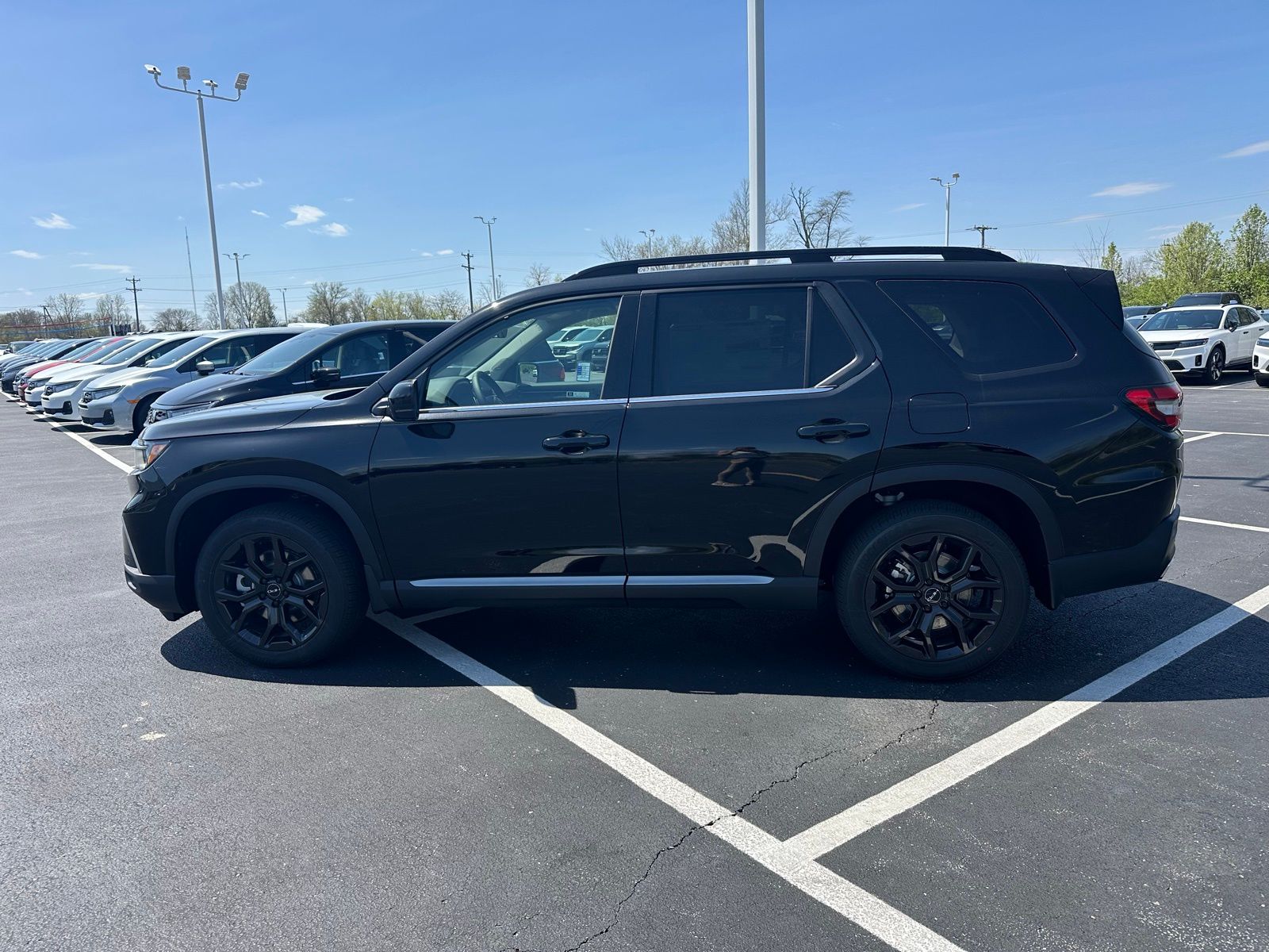 2025 Honda Pilot Touring photo 2