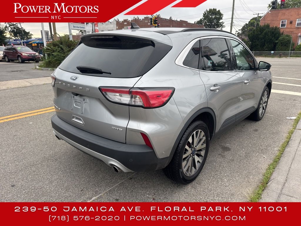 2021 Ford Escape Titanium photo 5