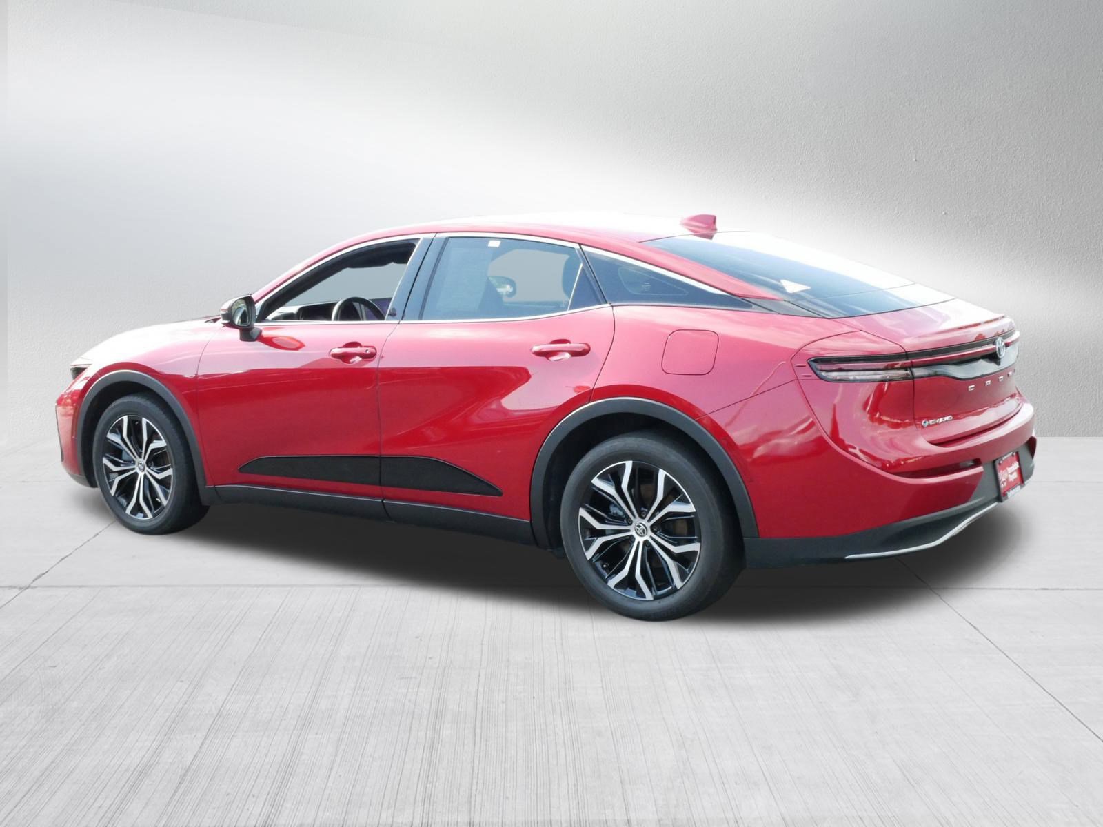 2024 Toyota Crown XLE photo 5
