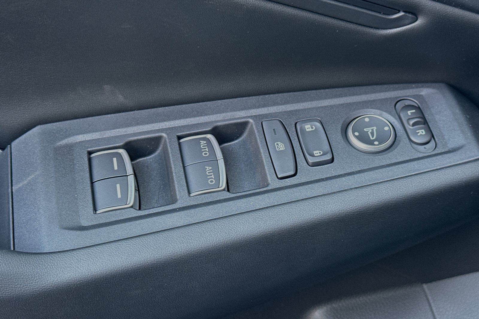 2025 Honda Accord Hybrid EX-L photo 10