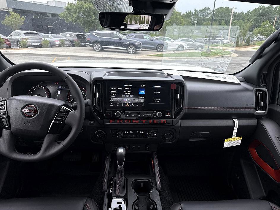 2025 Nissan Frontier PRO-4X photo 16