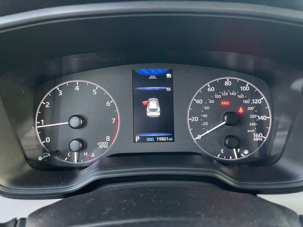 2024 Toyota Corolla Cross L photo 12