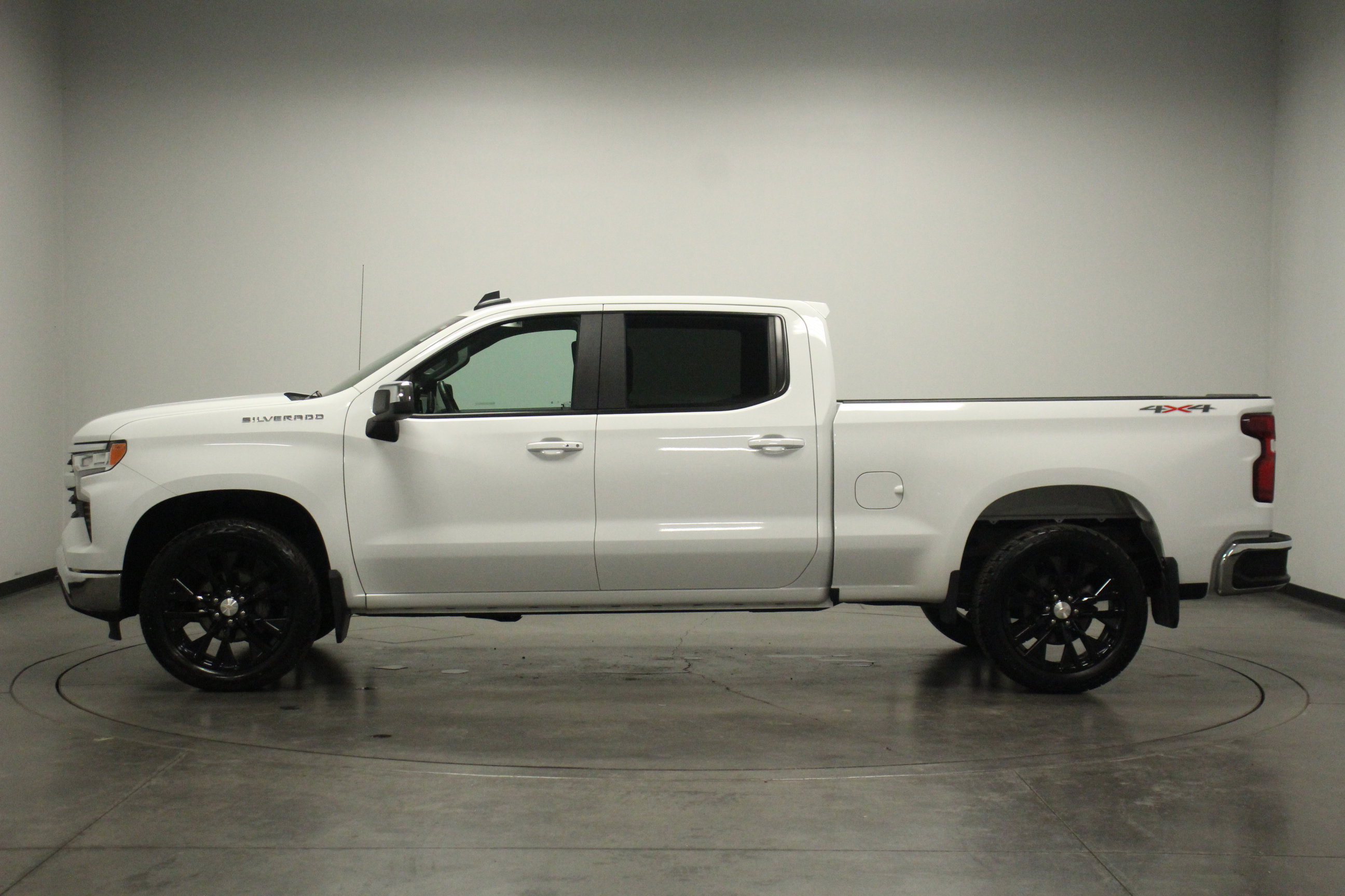 2024 Chevrolet Silverado 1500 LT photo 6