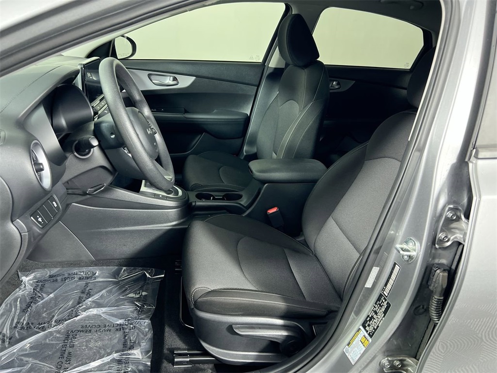 2023 Kia Forte LXS photo 13