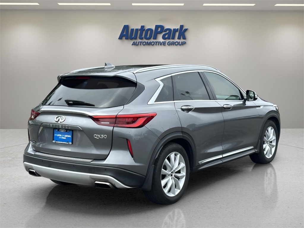 2019 Infiniti QX50 Essential photo 7