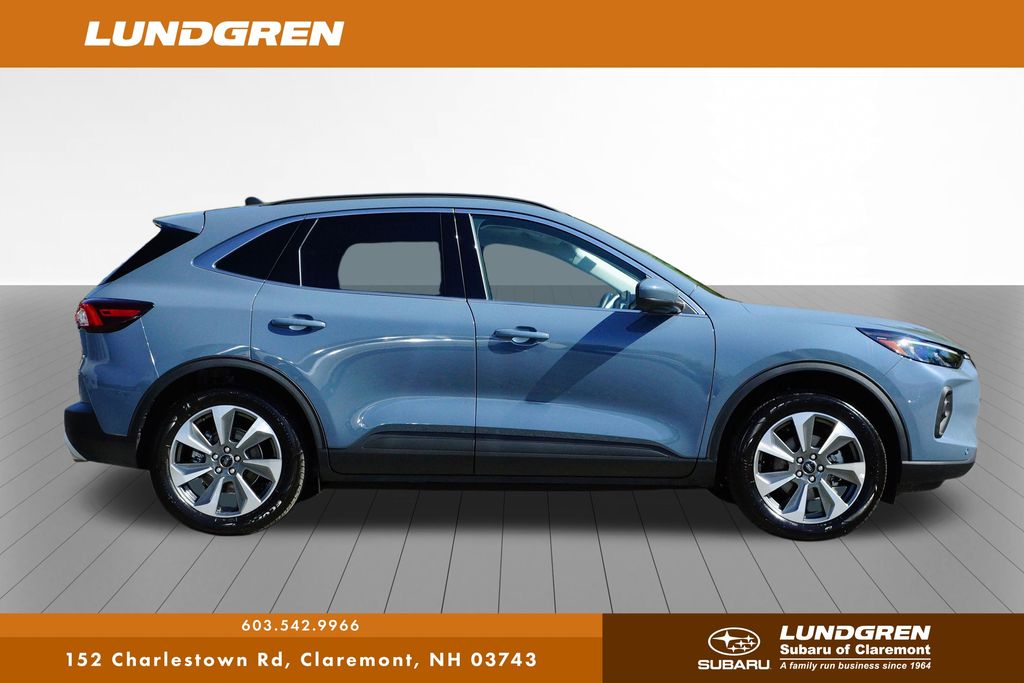 2025 Ford Escape Hybrid Platinum photo 2