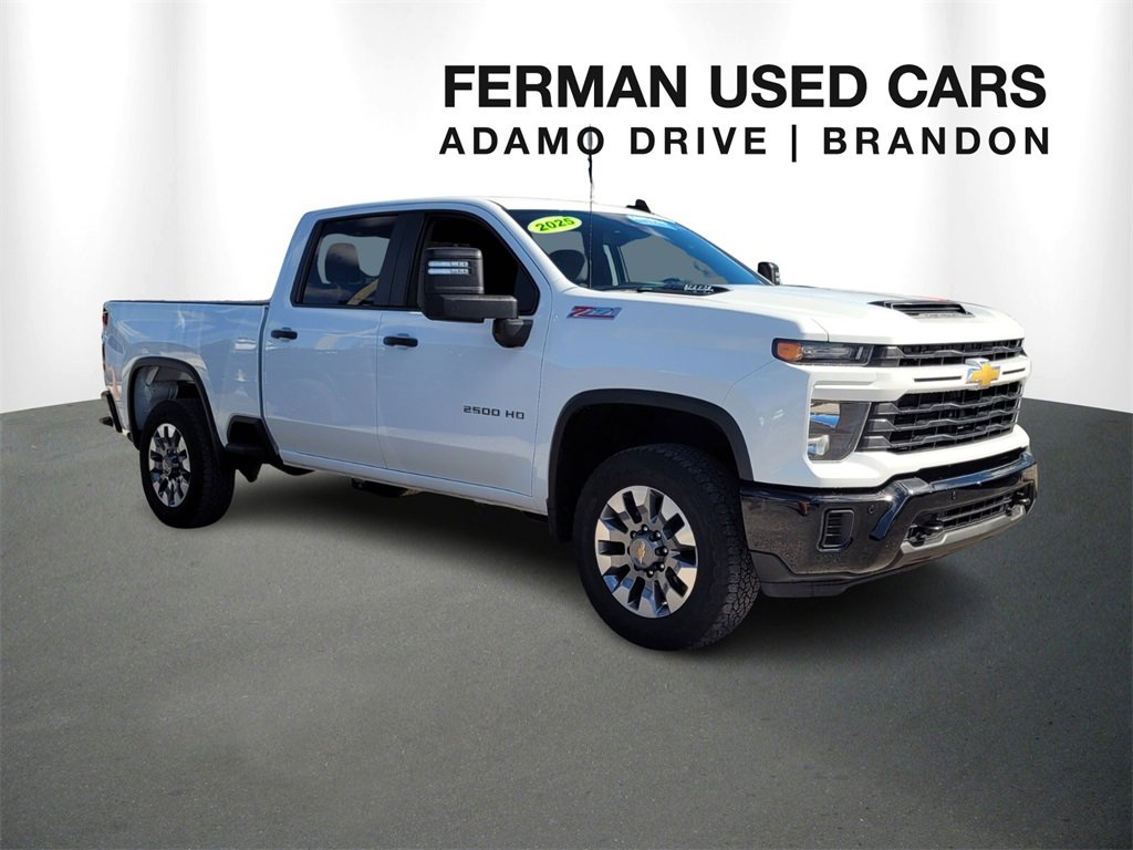 2025 Chevrolet Silverado HD Custom's photo