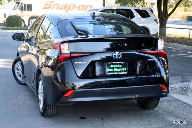 2021 Toyota Prius L photo 4