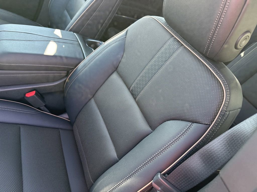 2026 Chevrolet Traverse High Country photo 3