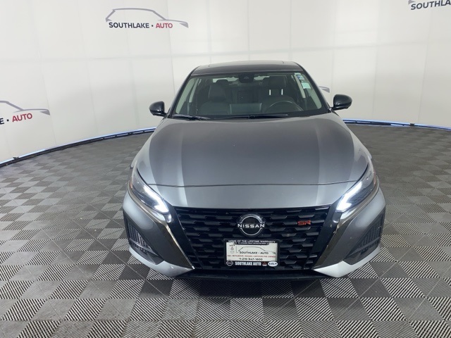 2024 Nissan Altima SR photo 2