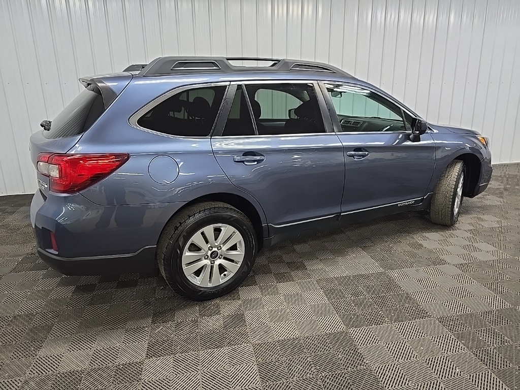 2015 Subaru Outback 2.5i Premium photo 3