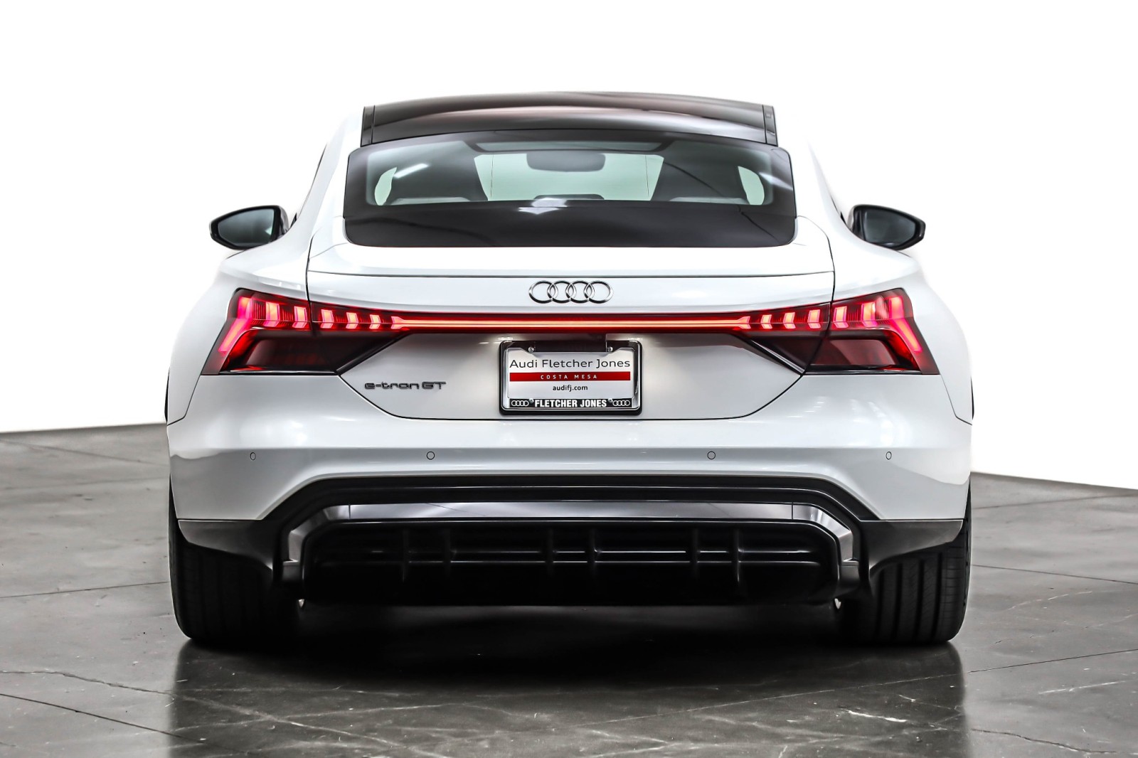 2022 Audi e-tron GT Premium Plus photo 3