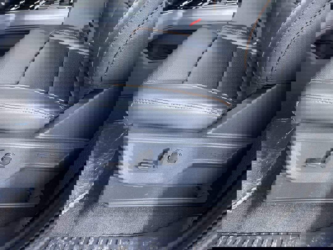2026 Ford F-250 Lariat photo 10