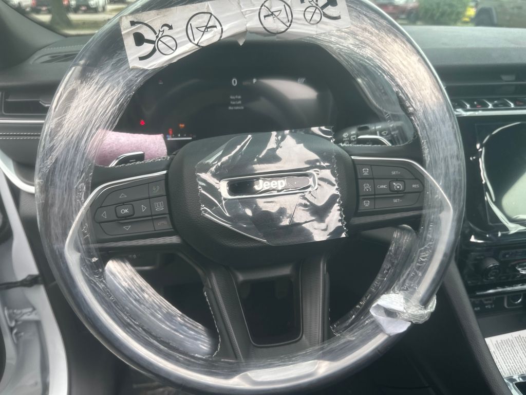 2025 Jeep Grand Cherokee Altitude X photo 5