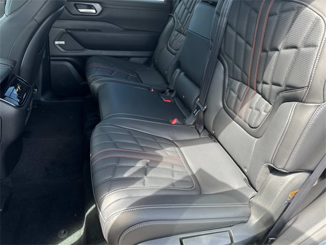2025 Nissan Armada photo 16