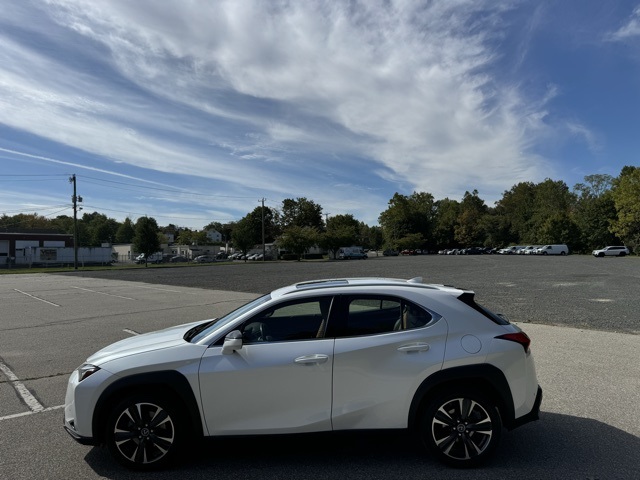 2020 Lexus UX 200 Premium photo 9