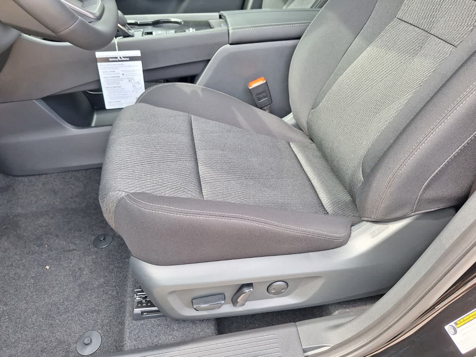 2026 Nissan Rogue SV photo 8