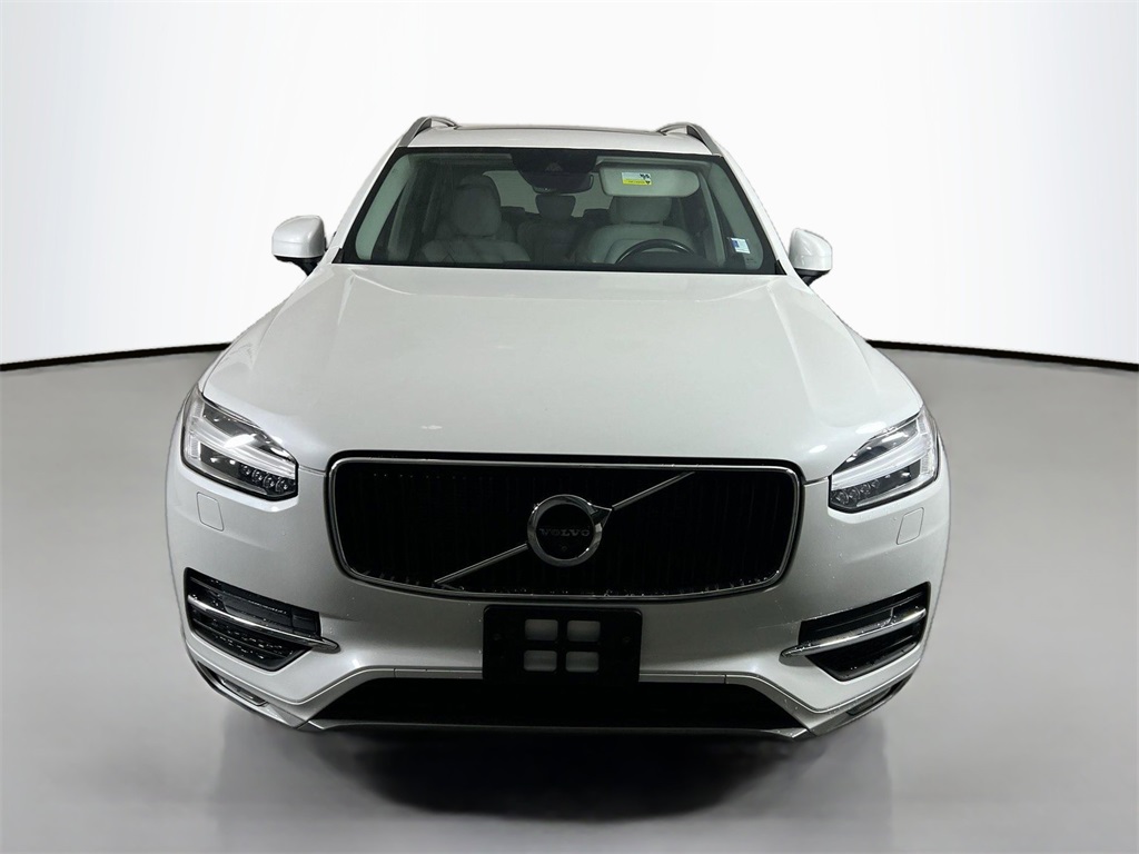 2016 Volvo XC90 T6 Momentum photo 2