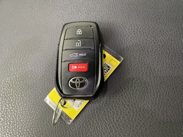 2025 Toyota Camry SE photo 26