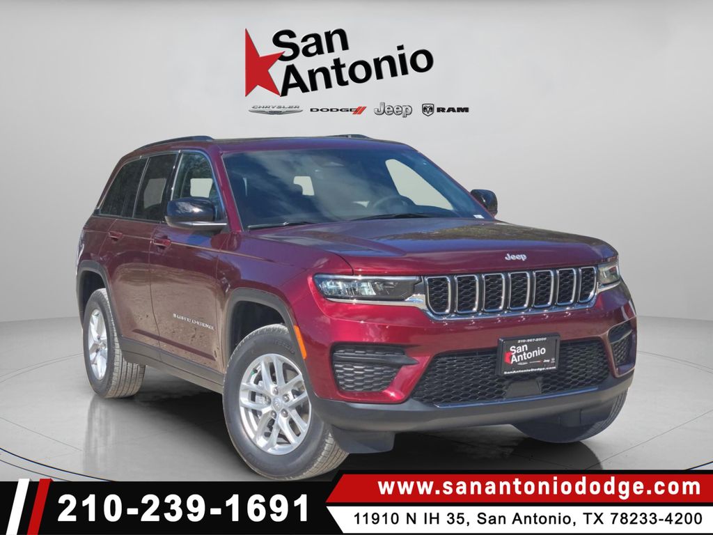 2025 Jeep Grand Cherokee Laredo's photo