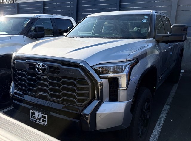 2026 Toyota Tundra Platinum's photo