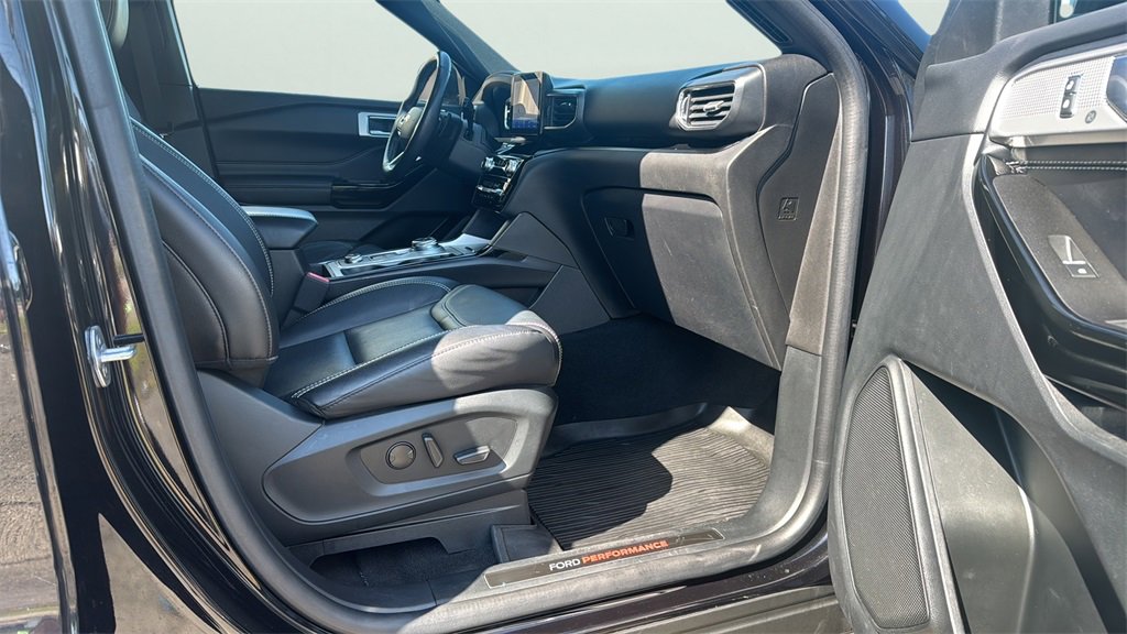2022 Ford Explorer ST photo 11