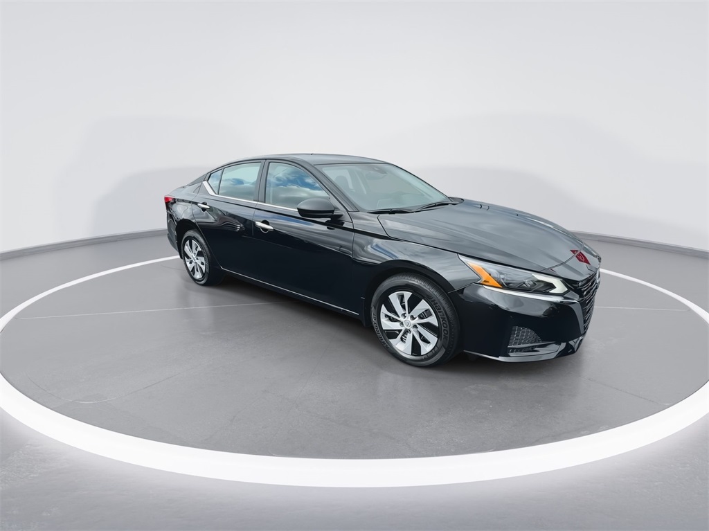 2025 Nissan Altima 2.5 S photo 2