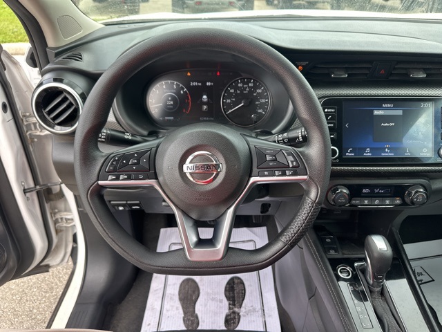 2021 Nissan Kicks SV photo 18