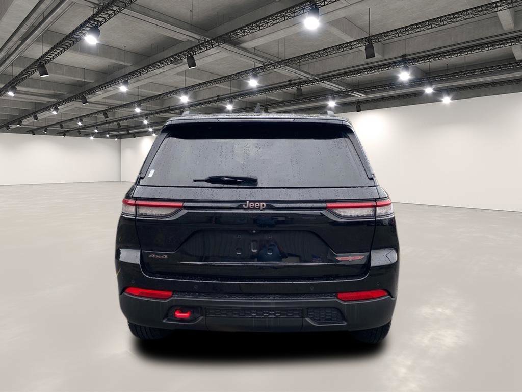 2022 Jeep Grand Cherokee Trailhawk photo 4