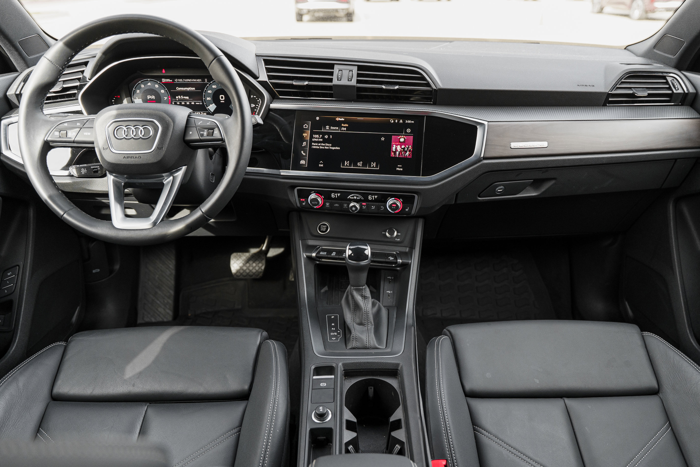 2025 Audi Q3 S line Premium photo 4
