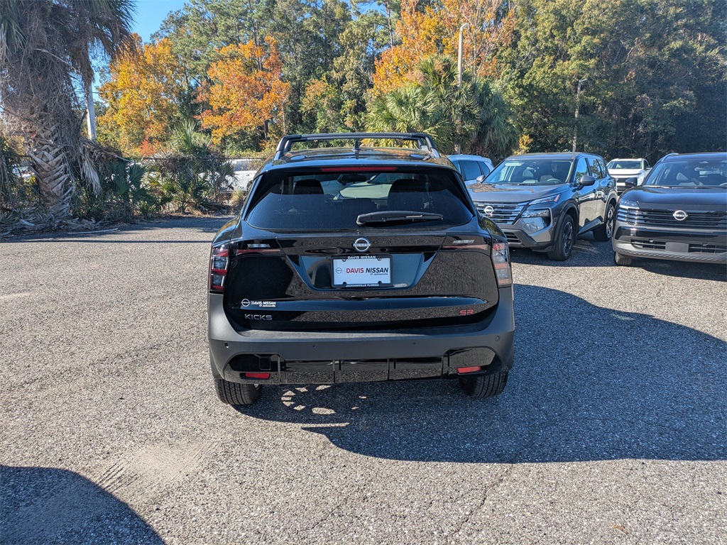 2025 Nissan Kicks SR photo 4