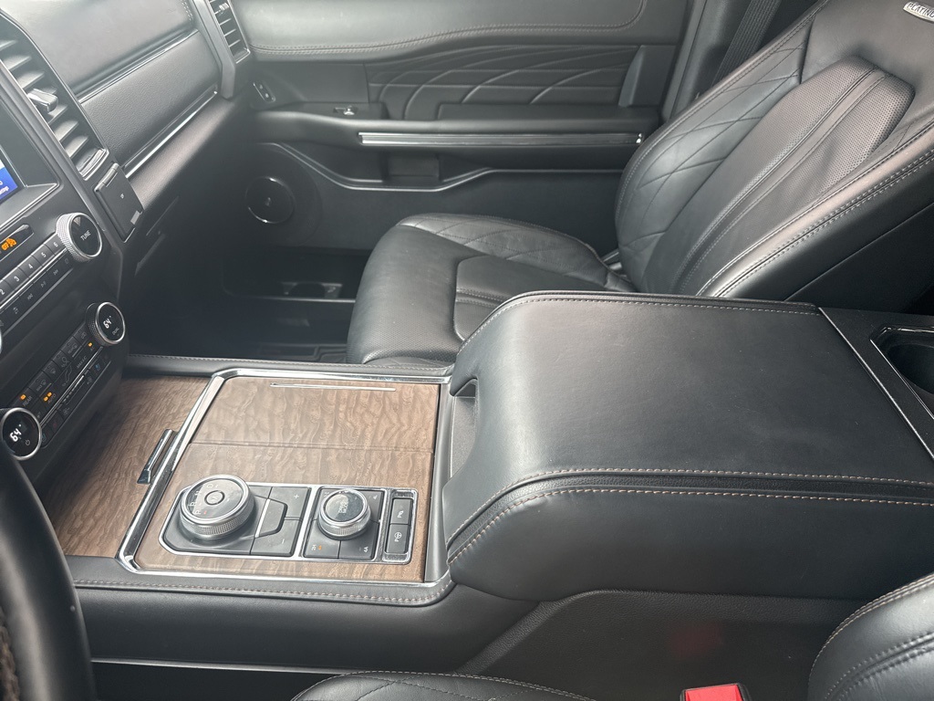 2021 Ford Expedition MAX Platinum photo 39