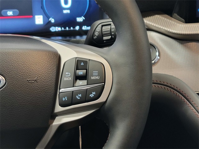2025 Ford Explorer photo 26
