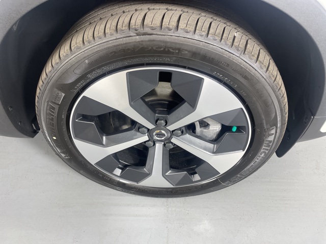 2025 Volvo XC40 Core photo 10