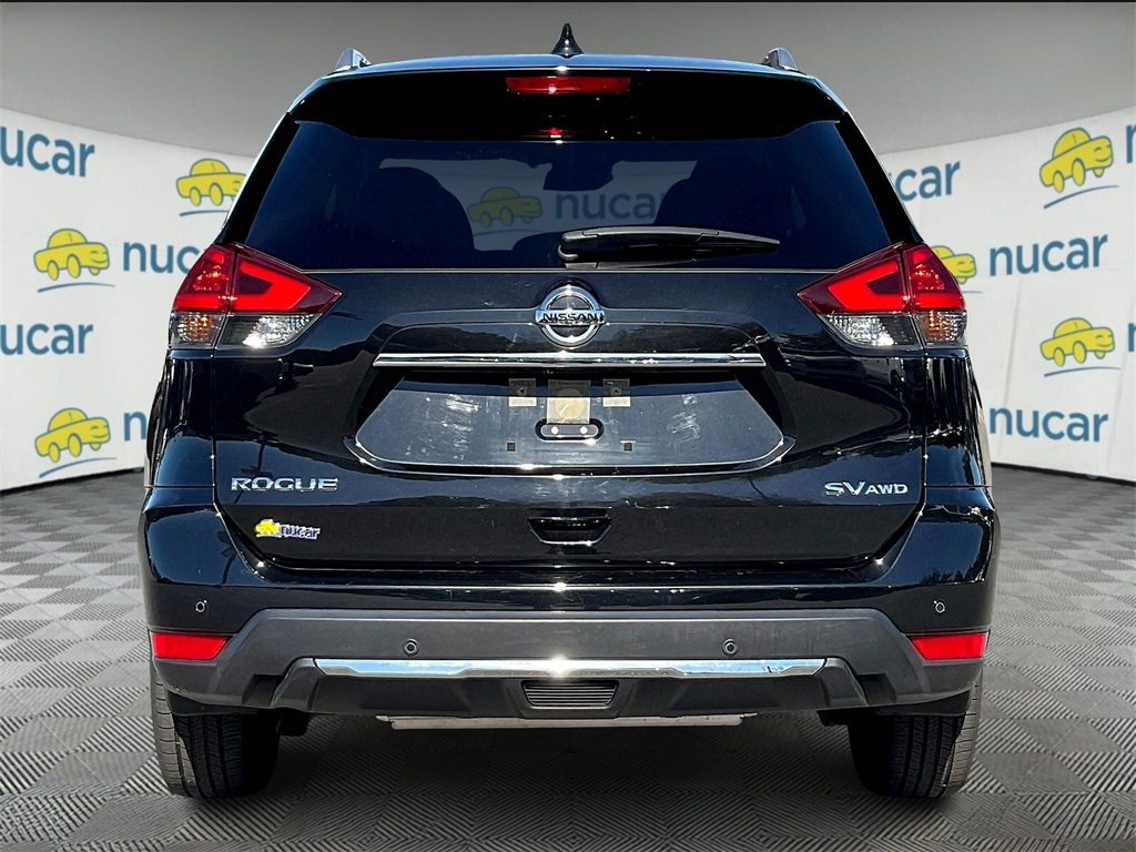 2019 Nissan Rogue SV photo 5