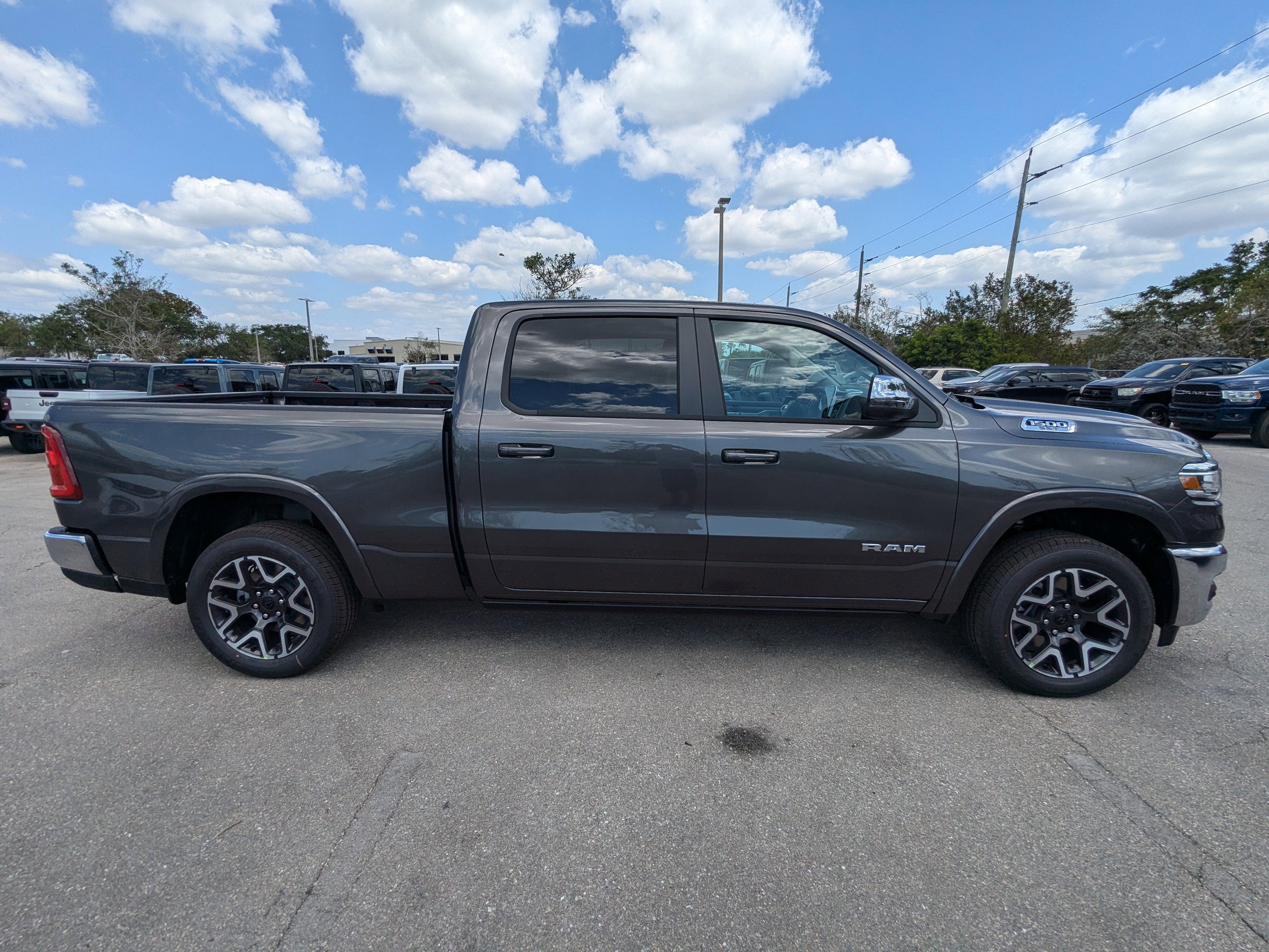 2025 Ram 1500 Laramie photo 3