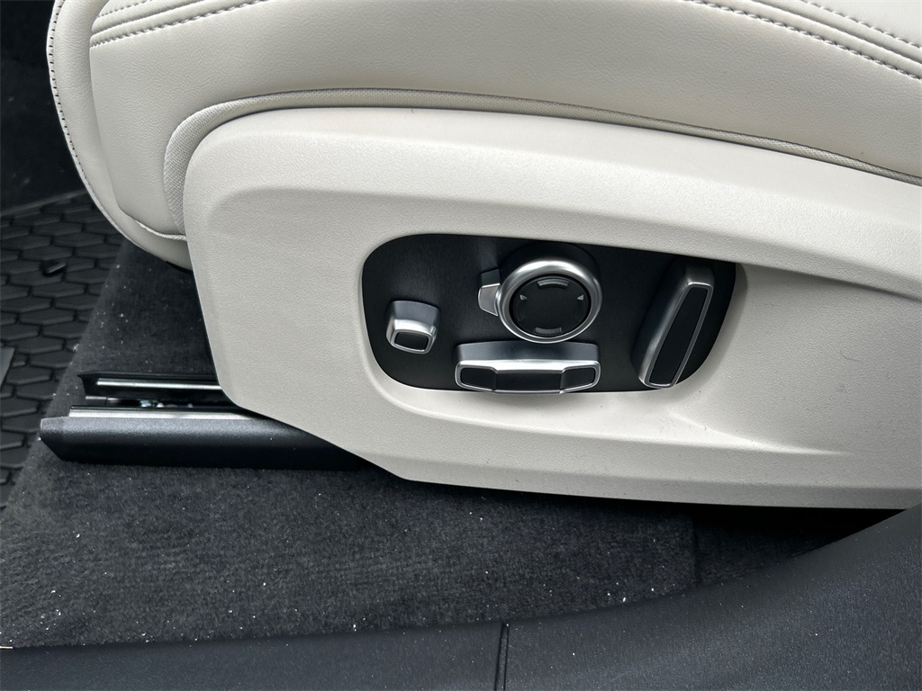 2026 Jaguar F-PACE P250 R-Dynamic S photo 11