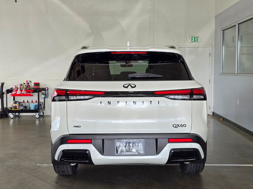 2025 Infiniti QX60 Luxe AWD photo 5