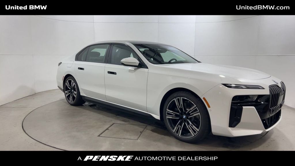 2026 Bmw 750e photo 2