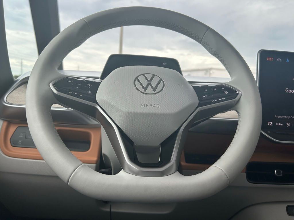 2025 Volkswagen ID. Buzz Pro Plus photo 14