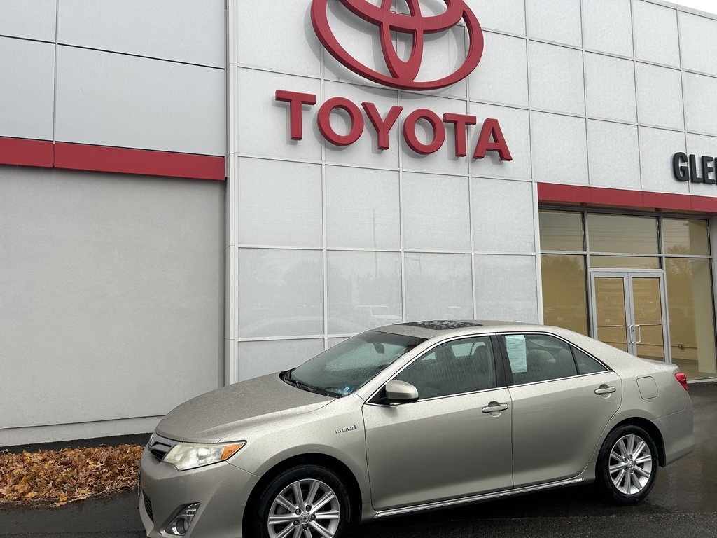 2014 Toyota Camry XLE Hybrid's photo