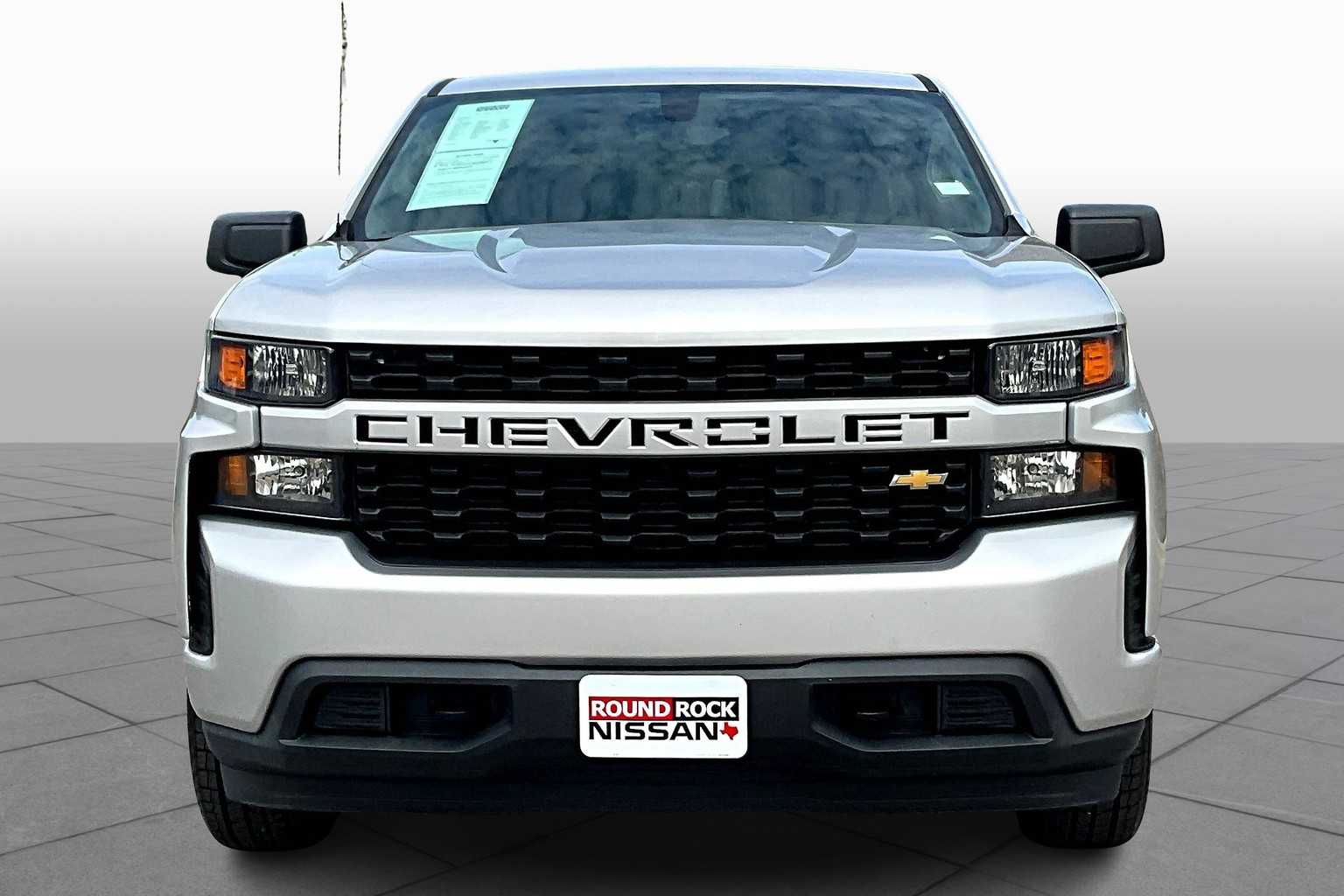 2019 Chevrolet Silverado 1500 Custom photo 2
