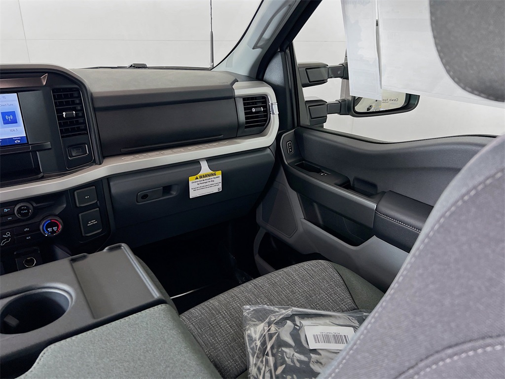 2025 Ford F-350 XLT photo 23