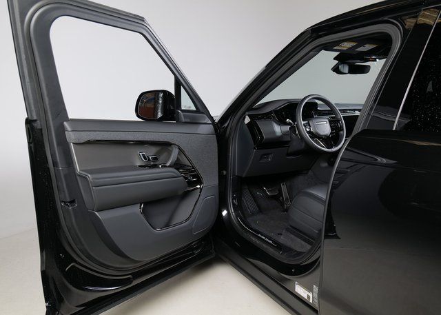 2025 Land Rover Range Rover Sport SE photo 19