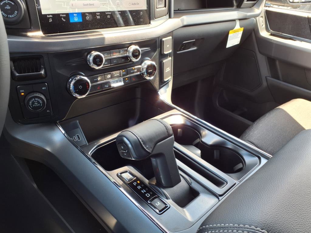 2025 Ford F-150 XLT photo 17