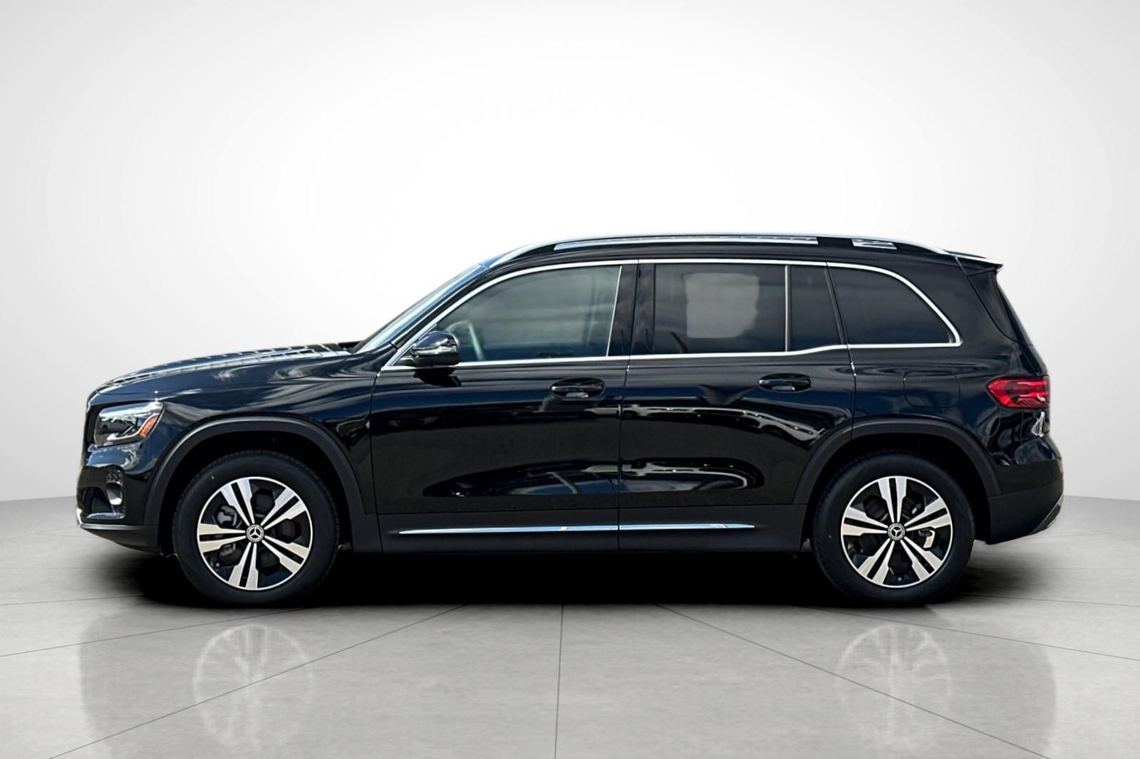 2025 Mercedes Benz GLB 250 photo 24