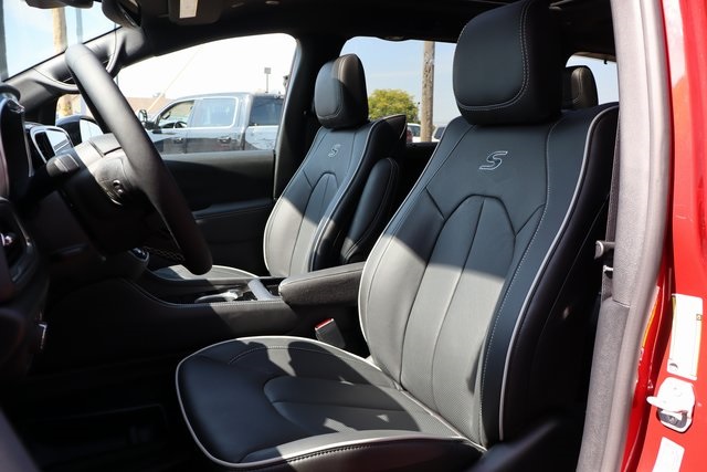 2026 Chrysler Pacifica Limited S Appearance photo 10