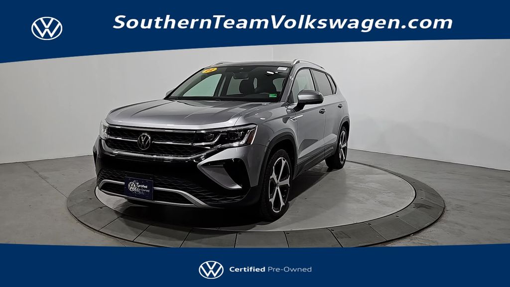 2022 Volkswagen Taos SEL's photo