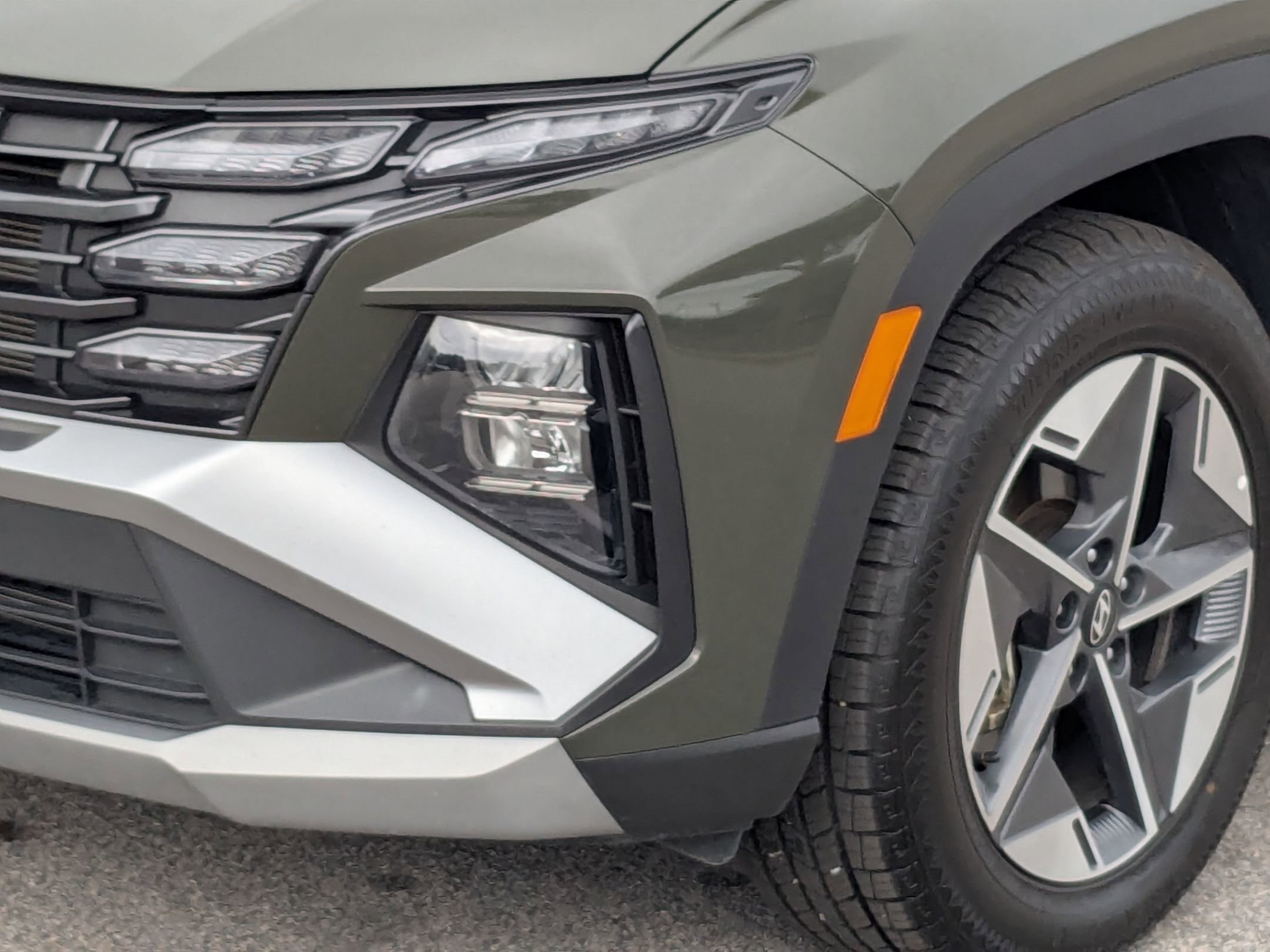 2025 Hyundai Tucson SEL Sport photo 2