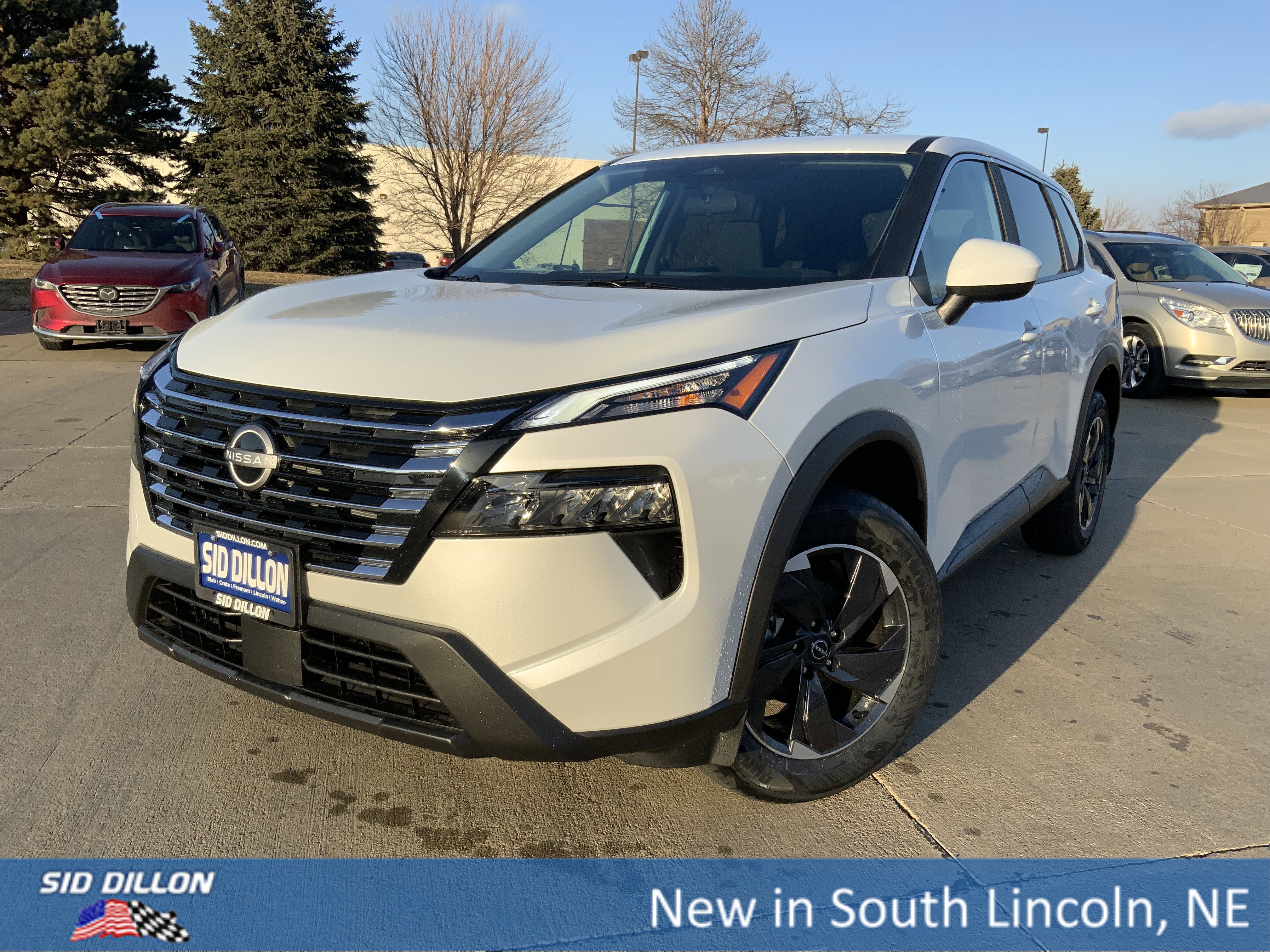 2026 Nissan Rogue SV's photo